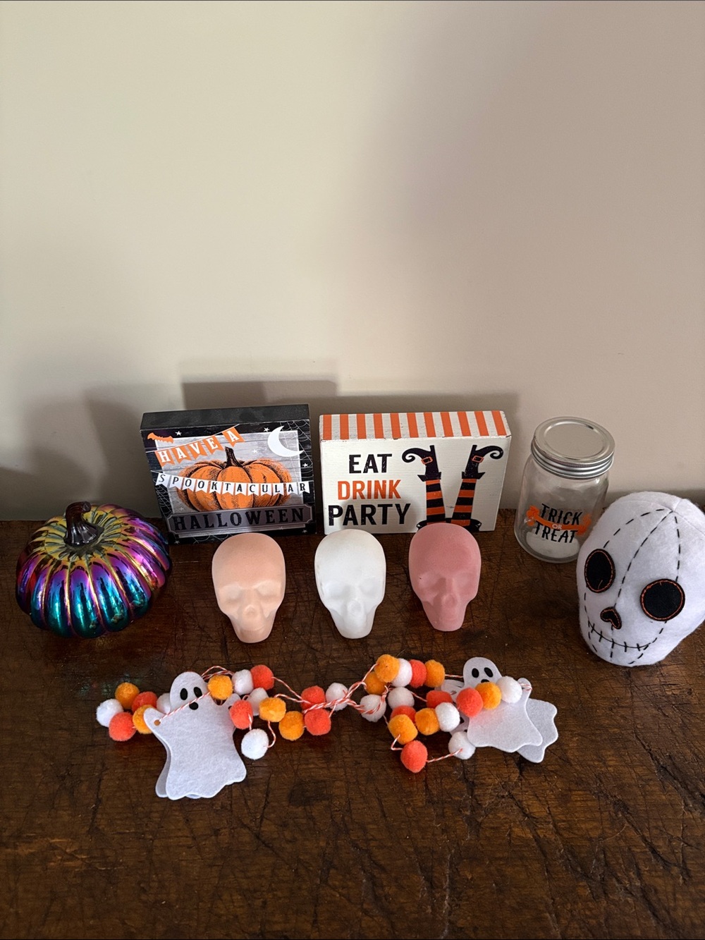 Decorative Halloween Skulls & Ghost Pom-Pom Garland - Pink, White, Cream